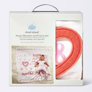 Cloud Island Muselin Baby Milestone Set